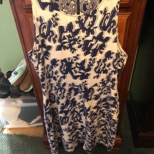 Junior Regular Size Knee Length Dress EUC